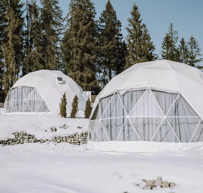 FDomes glamping in the mountains