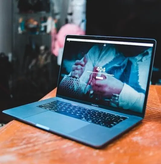 laptop on the desk error 