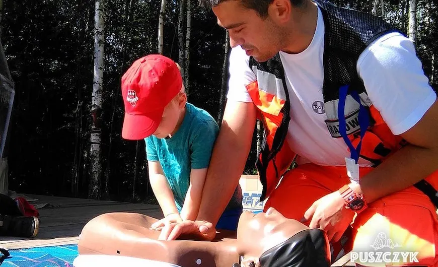 first aid course for kids puszczyk forest kindergarten 
