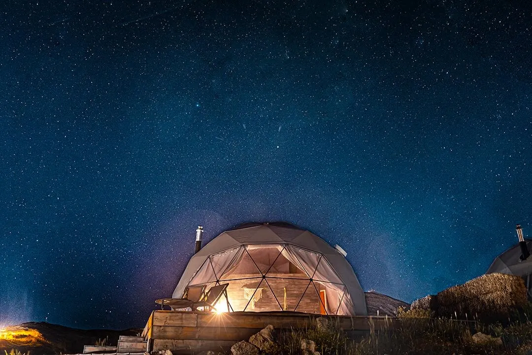 glamping dome near night sky 