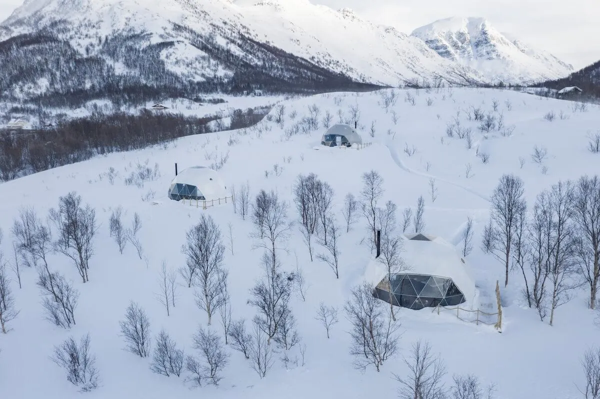 Isbreen the glacier fdomes glamping resort