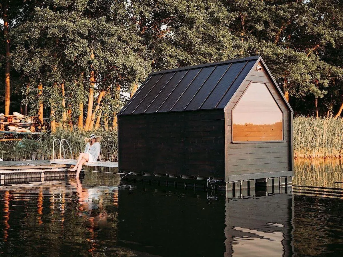 LAGO FDomes Sauna water