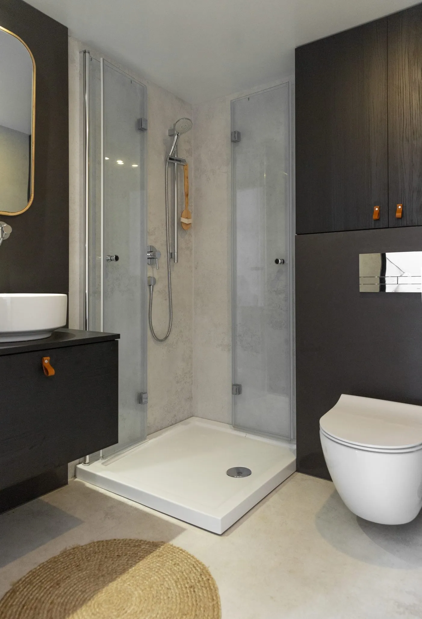 the cubes bathroom shower