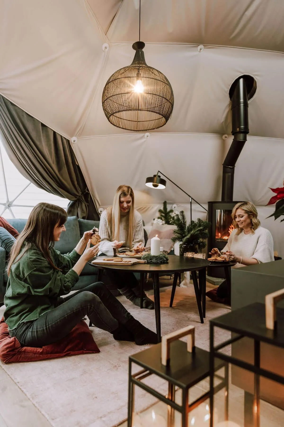 FDomes glamping Christmas photoshoot 2021 2