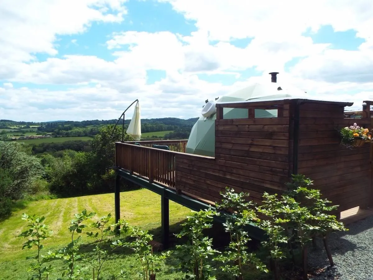 the raised decking fdomes