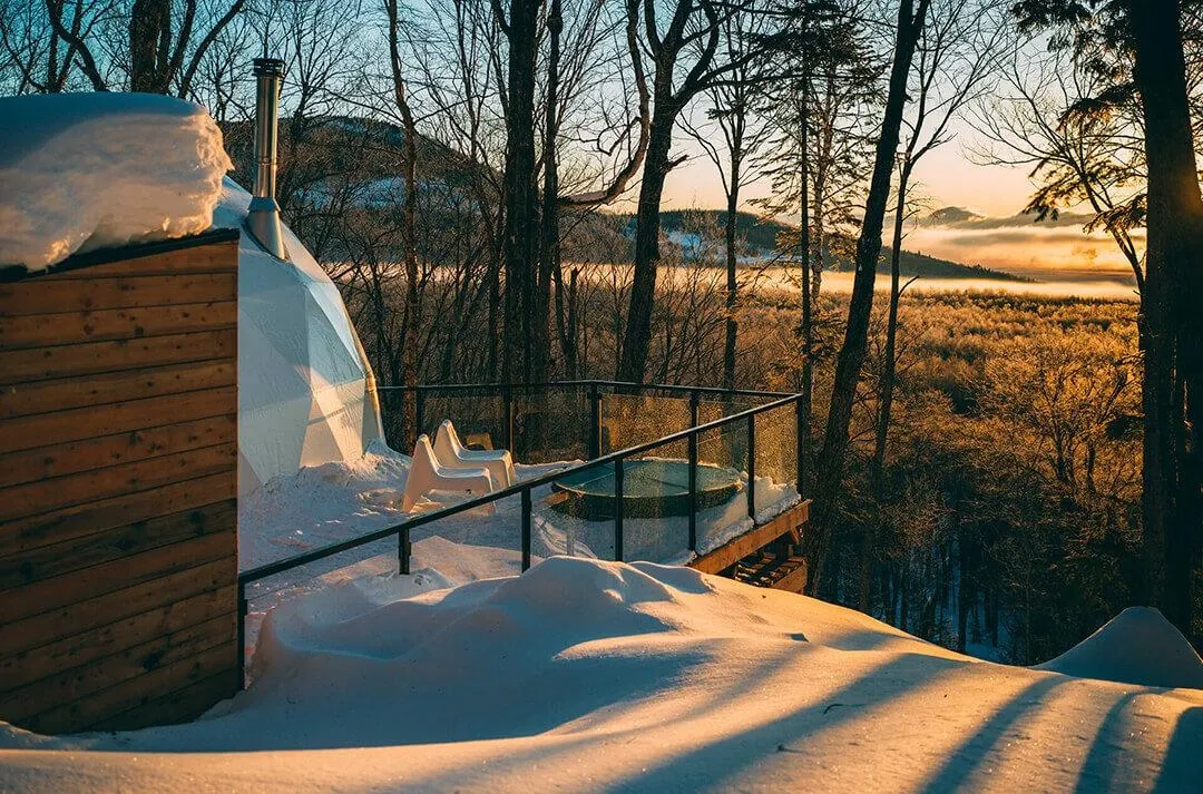 pic showing dome in snow Charlevoix powered by FDomes